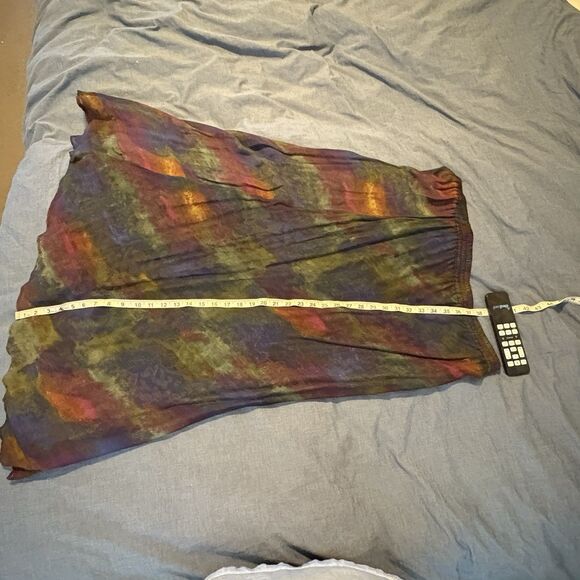 Women’s Skirt With Fun Colored Print.  Measurements In Photos. Fit Me At 16 Tall - Picture 7 of 7